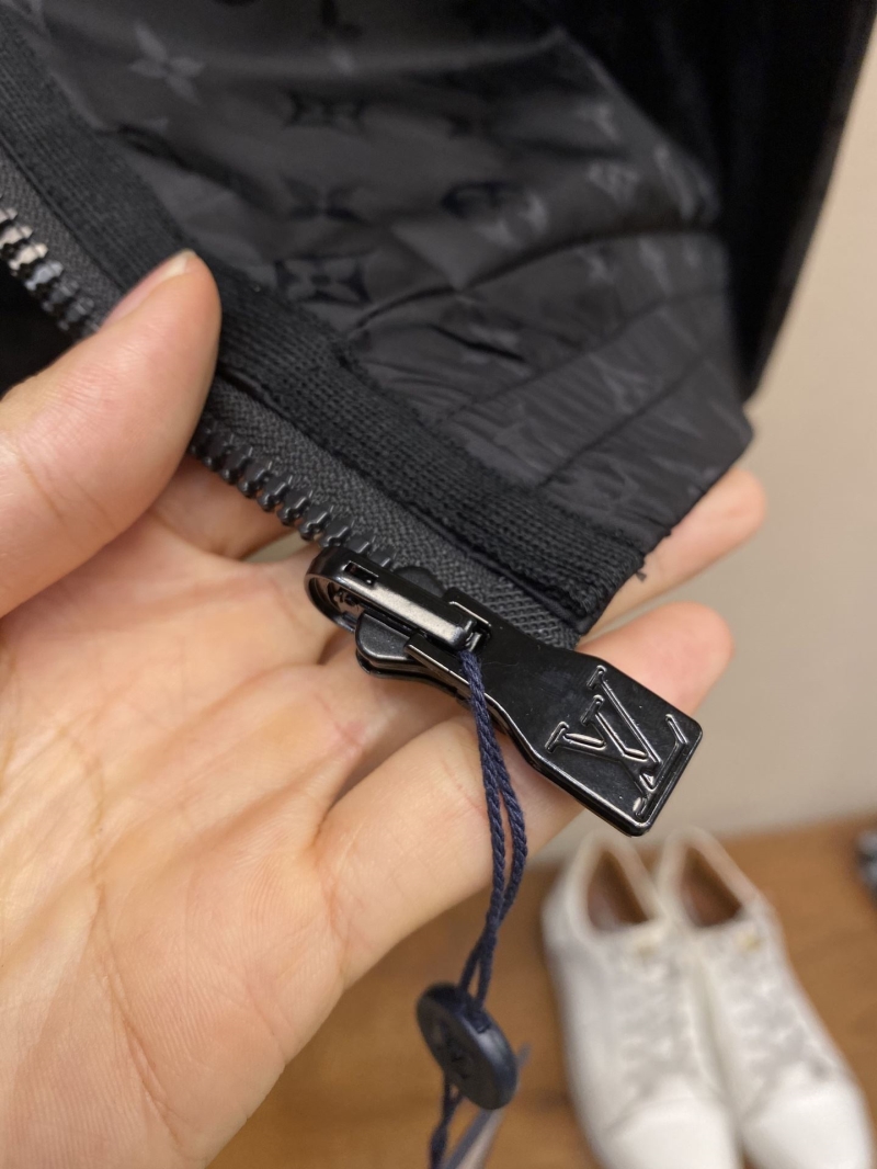 l0vis Vvtt0n outwear